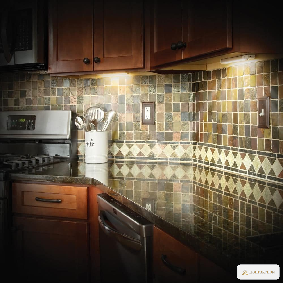 Light Archon Lucent Rechargeable LED Under Cabinet Light Set with Charging Base and Remote, 2-Pack - construction detail